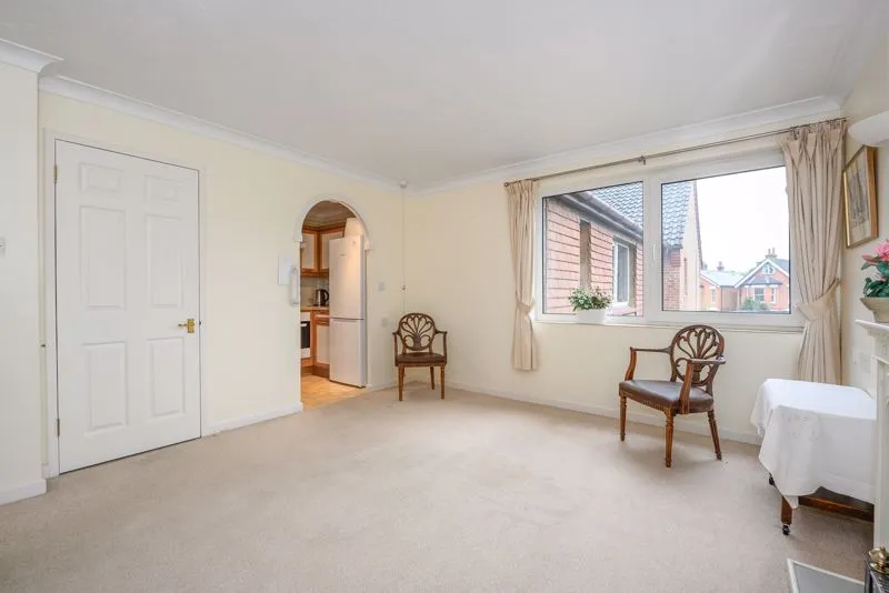 Springfield Meadows, Weybridge KT13 8BE, photo 5