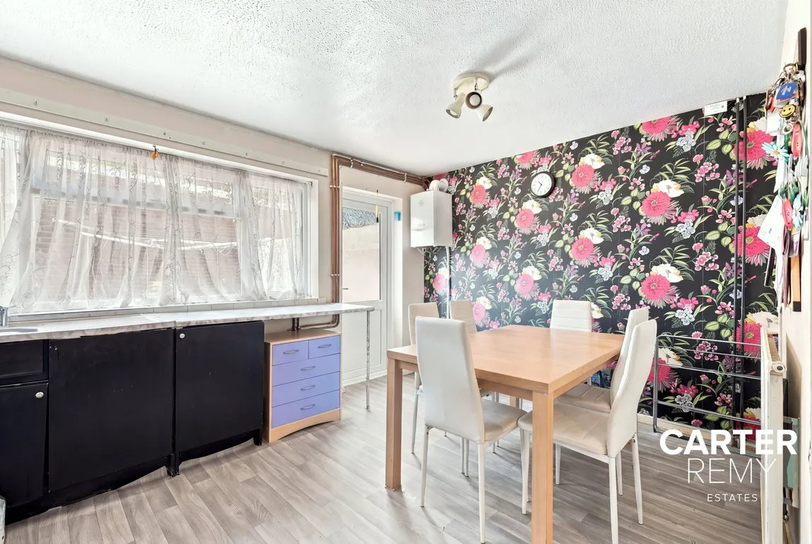 Saladin Drive, Purfleet, RM19 1QF, photo 6