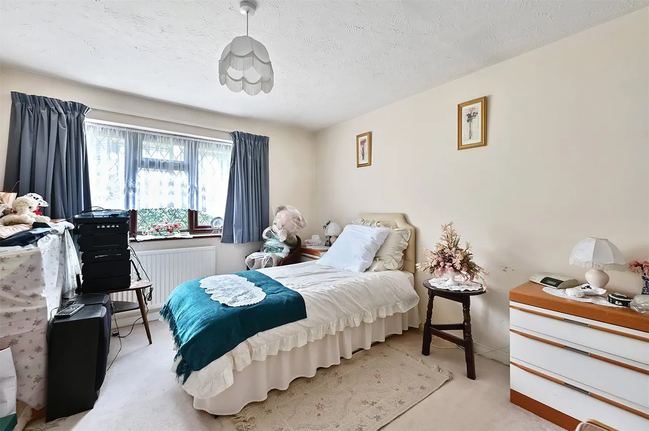 Catesby Gardens, Yateley, Hampshire, GU46 6FQ, photo 10