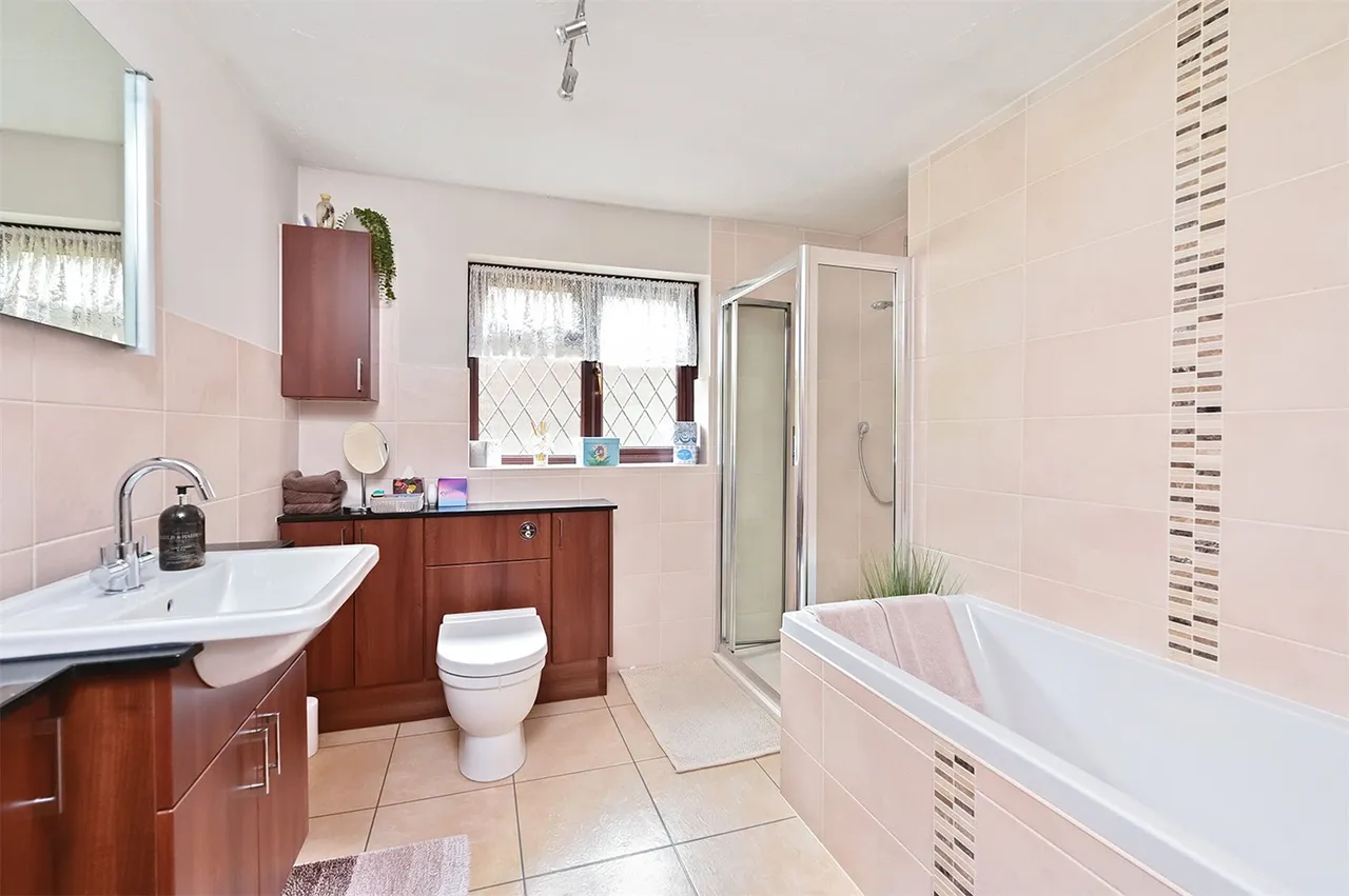 Catesby Gardens, Yateley, Hampshire, GU46 6FQ, photo 5