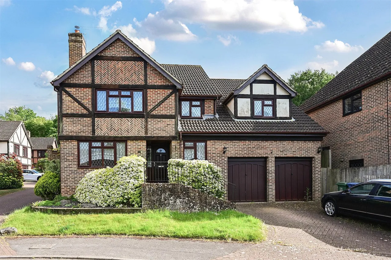 Catesby Gardens, Yateley, Hampshire, GU46 6FQ, photo 13