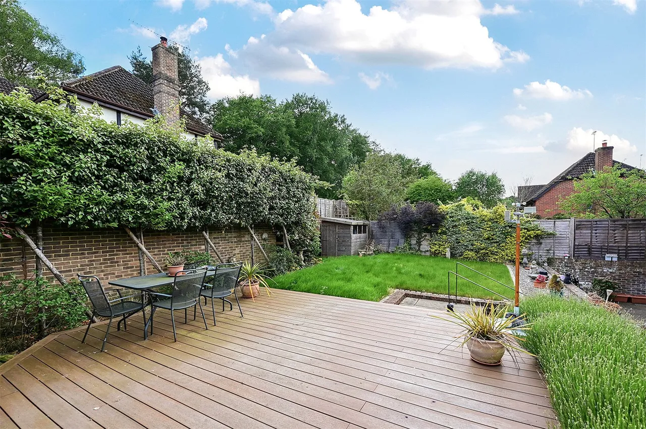 Catesby Gardens, Yateley, Hampshire, GU46 6FQ, photo 11