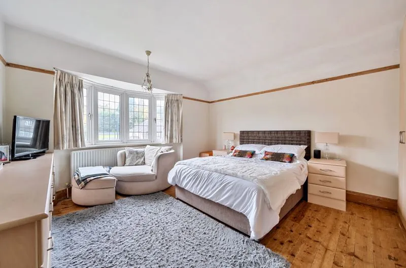 Woodcote Valley Road, Purley CR8 3BE, photo 12