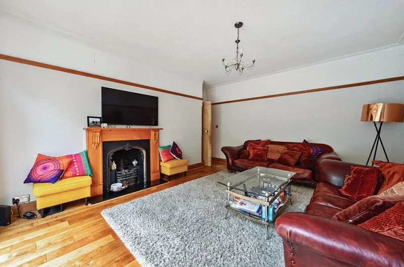 Woodcote Valley Road, Purley CR8 3BE, photo 6