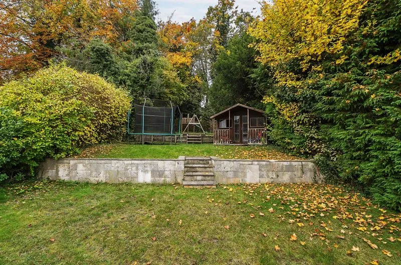 Woodcote Valley Road, Purley CR8 3BE, photo 17