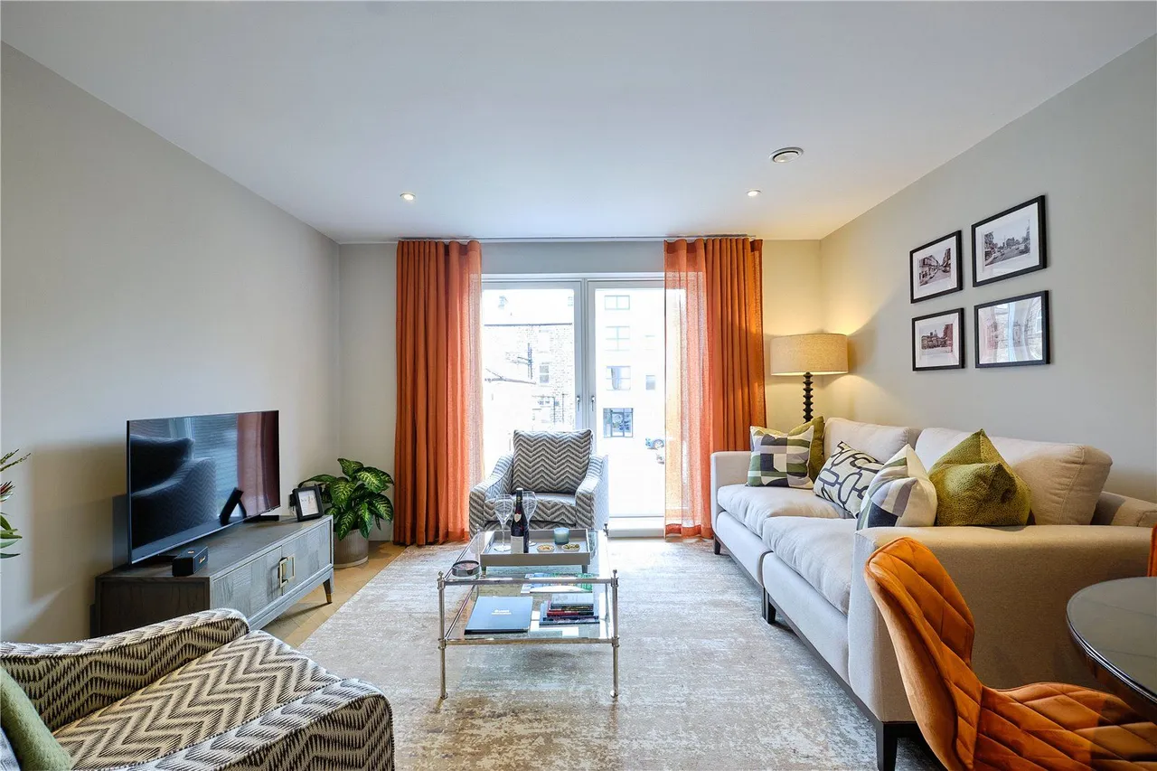 2 bed flat for sale — Flat 9, Lambert House, 108 Station Parade, Harrogate, North Yorkshire, HG1 1ER