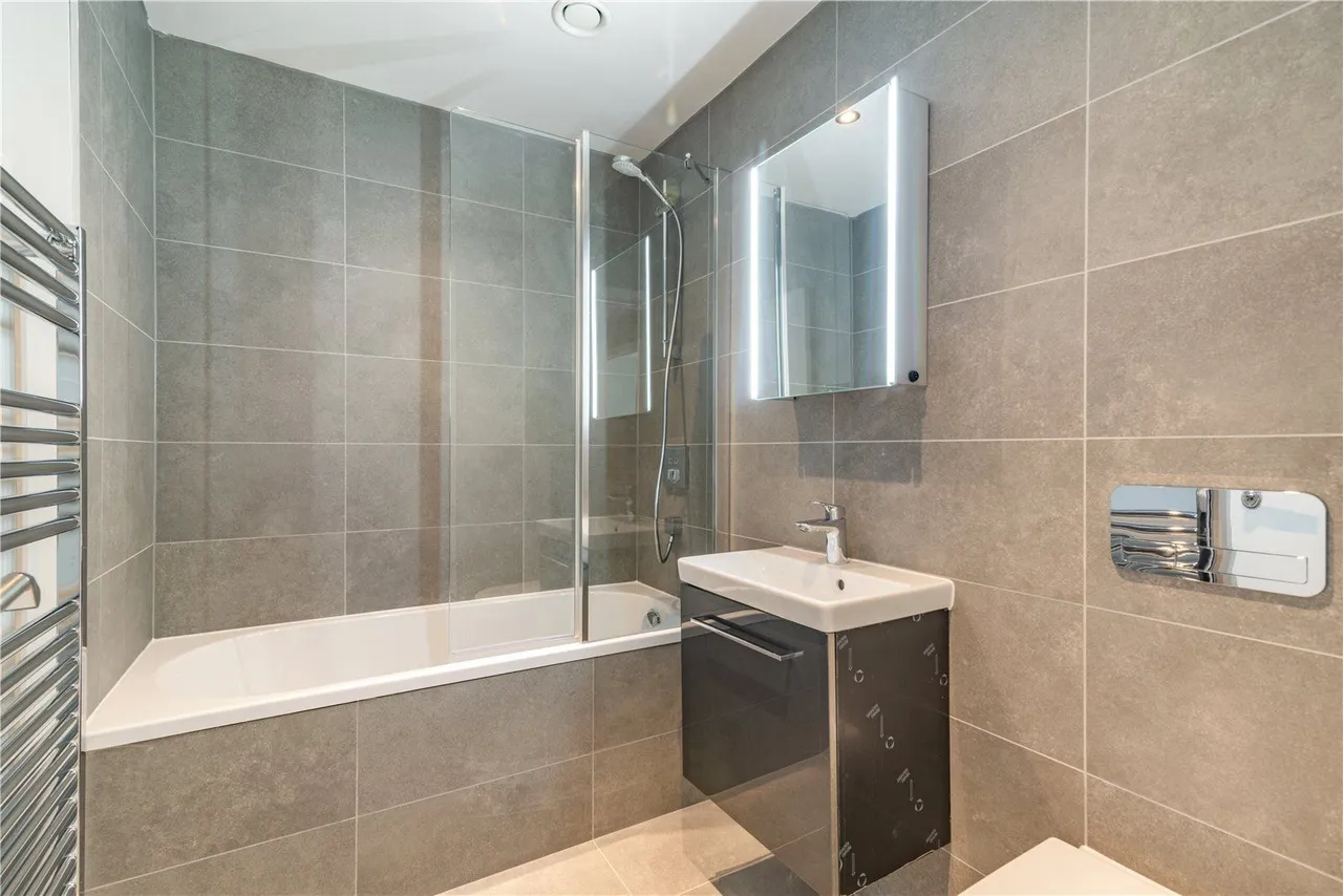 Flat 9, Lambert House, 108 Station Parade, Harrogate, North Yorkshire, HG1 1ER, photo 6