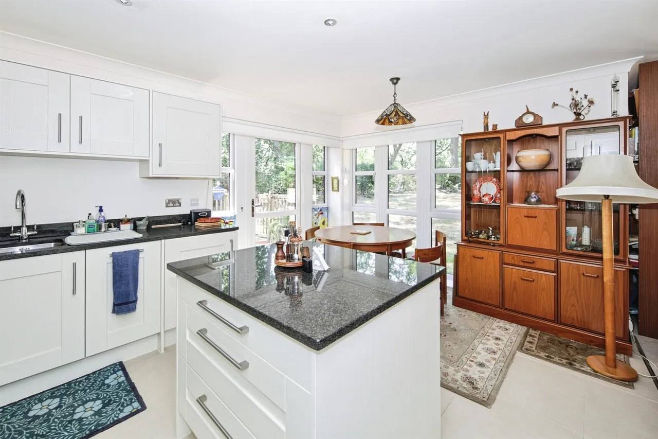 Albany Lane, Balsall Common, CV7, photo 2