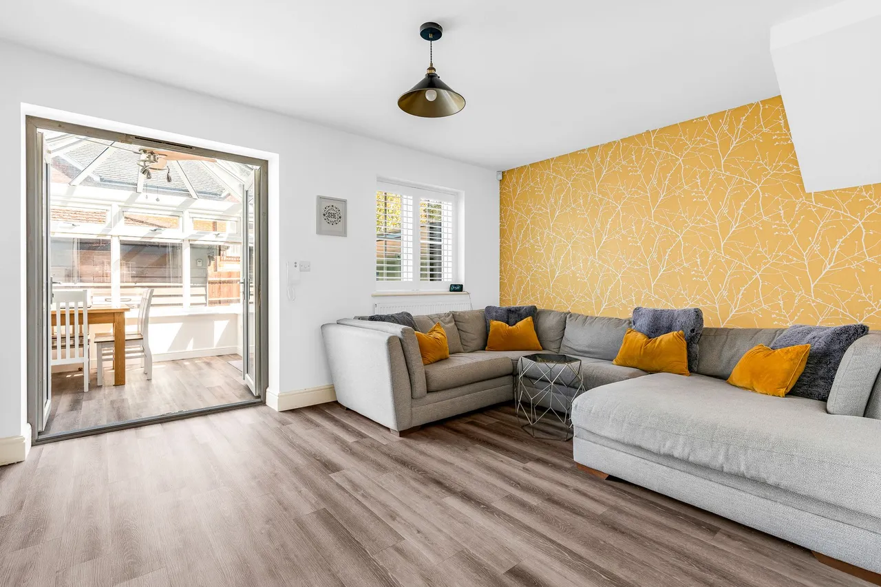 Olivers Way, Hertford Heath, Hertford, SG13 7FX, photo 2