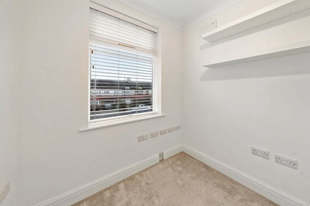 Glenesk Road, SE9, photo 8