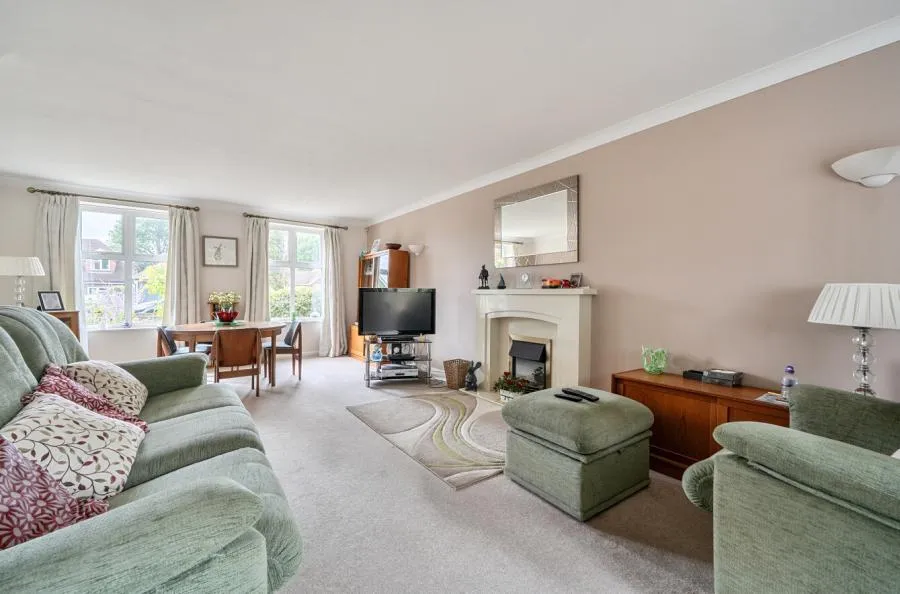 Wroxham Road, Woodley, RG5, photo 2