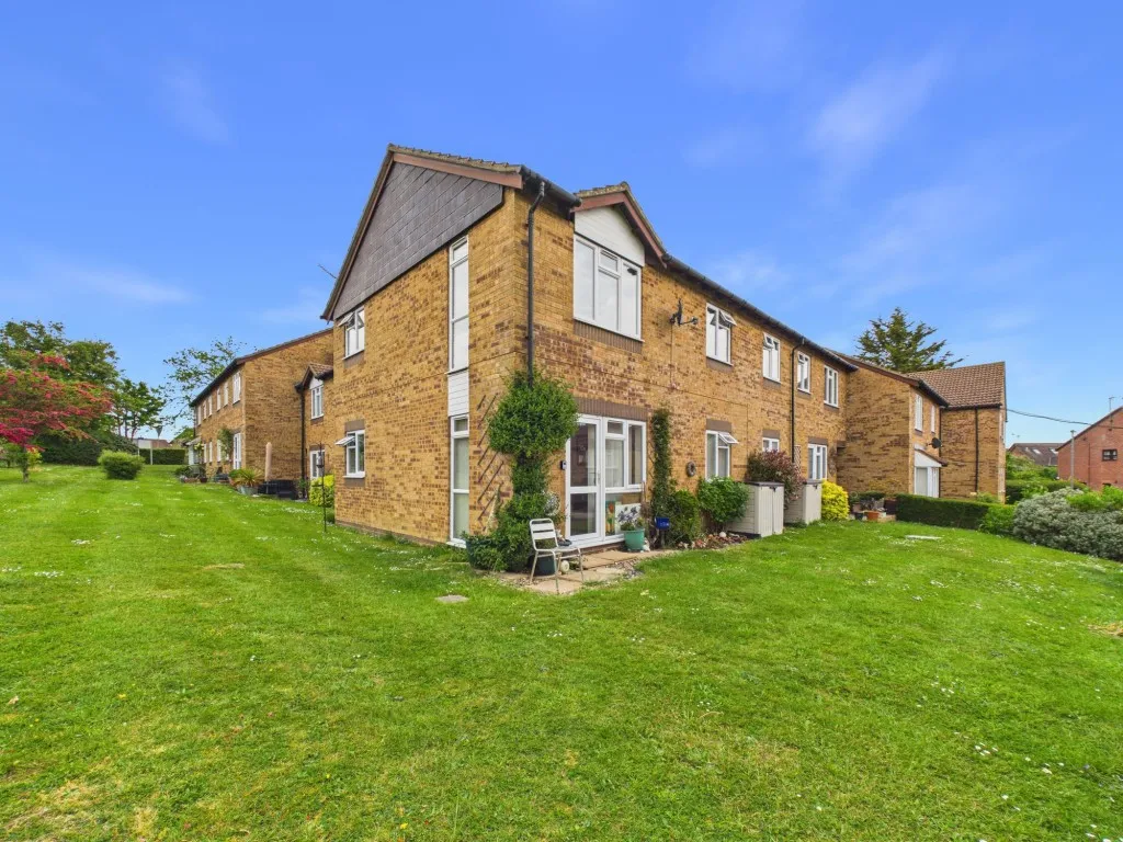 Larks Meade, Earley, RG6, photo 4