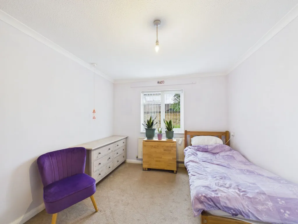 Larks Meade, Earley, RG6, photo 5