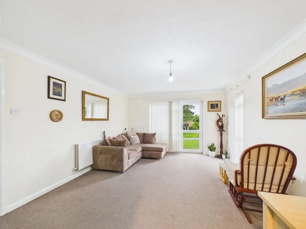 Larks Meade, Earley, RG6, photo 7