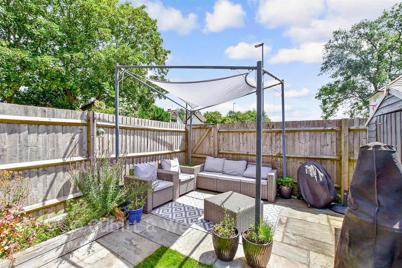 Yapton Road, Barnham, PO22, photo 13
