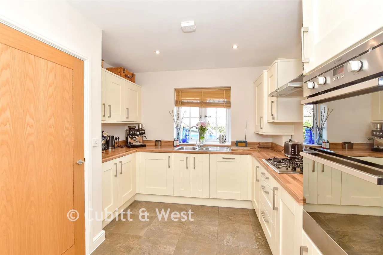 Yapton Road, Barnham, PO22, photo 5