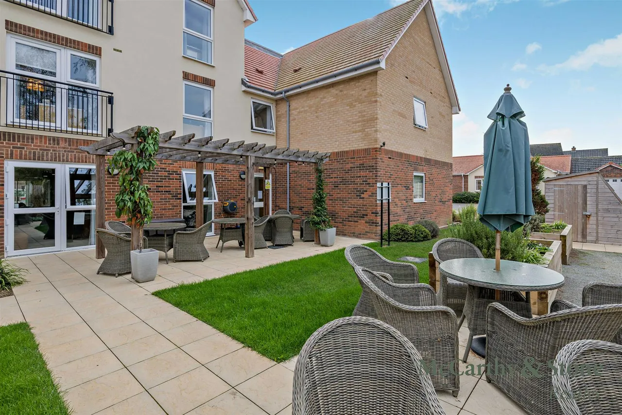 1 bed flat for sale, Mendham Lane, Harleston, IP20