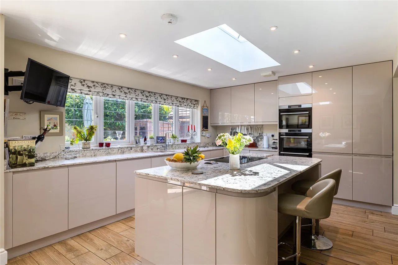 Gillingham Road, Milford on Sea, Lymington, Hampshire, SO41, photo 12