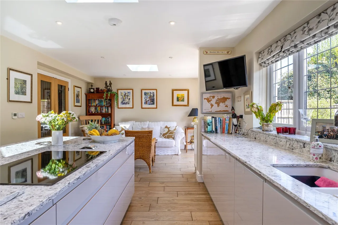 Gillingham Road, Milford on Sea, Lymington, Hampshire, SO41, photo 5