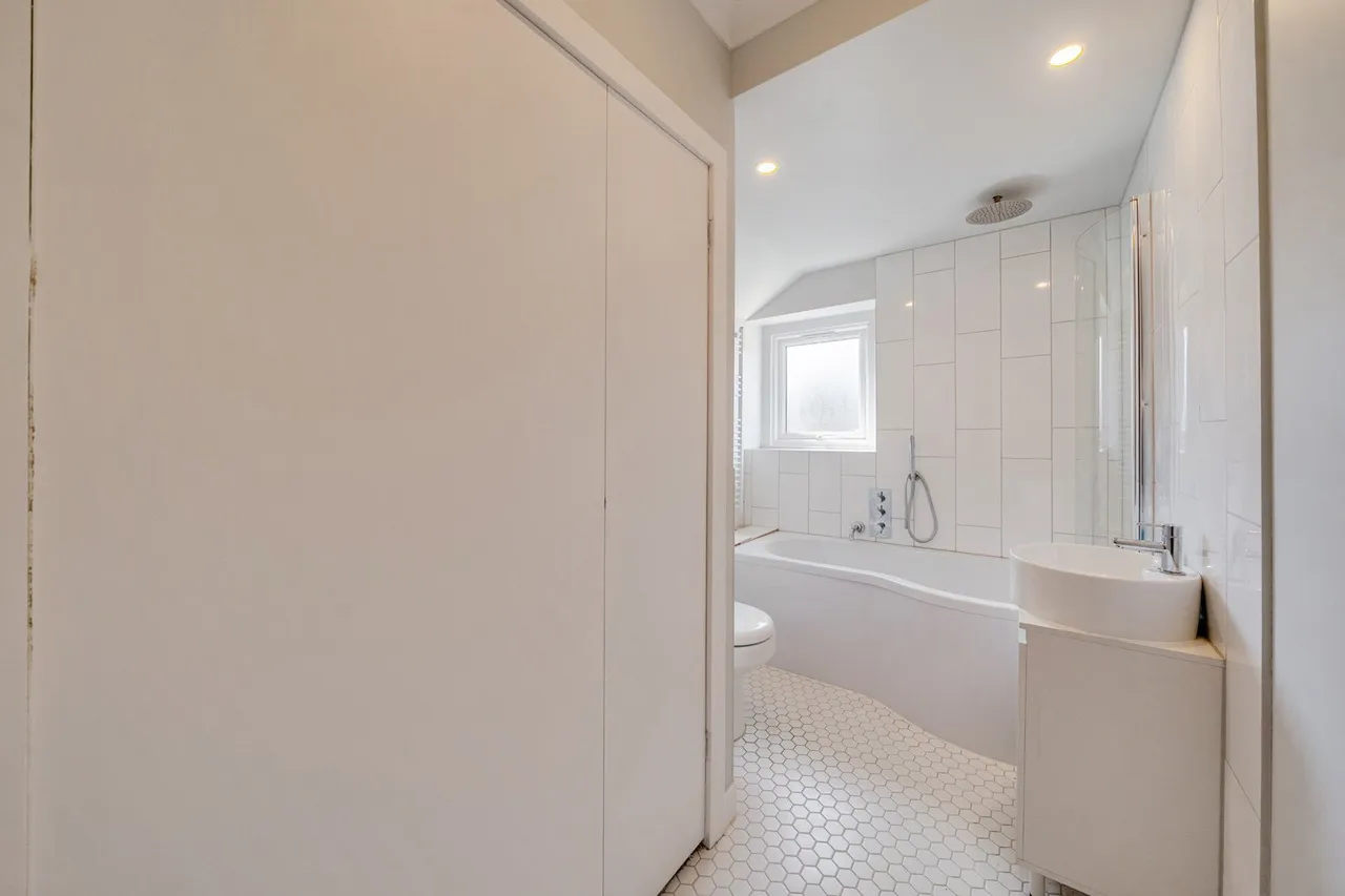 Waite Davies Road, SE12, photo 17