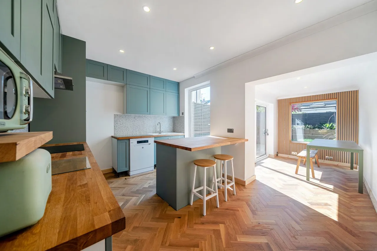 Waite Davies Road, SE12, photo 2