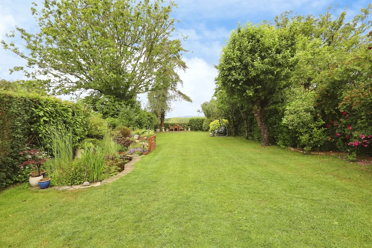 Elmers Road, Ockley, Dorking, photo 2