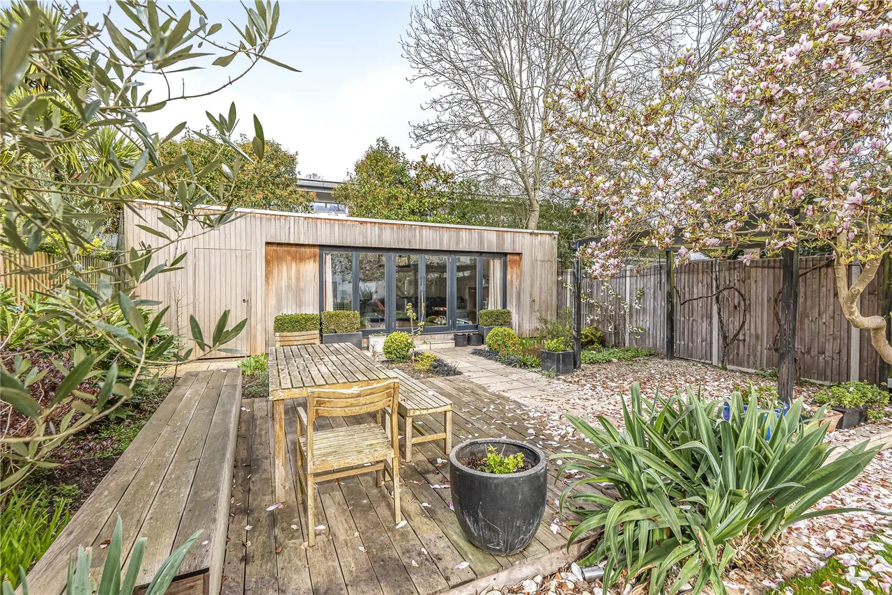 Gloucester Road, Hampton, London, TW12 2UQ, photo 12