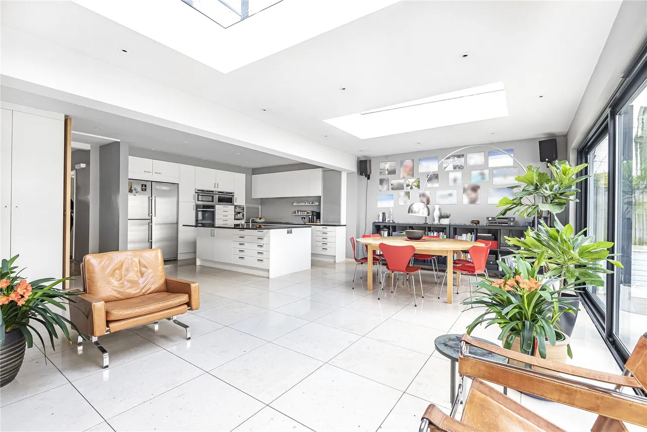 Gloucester Road, Hampton, London, TW12 2UQ, photo 3