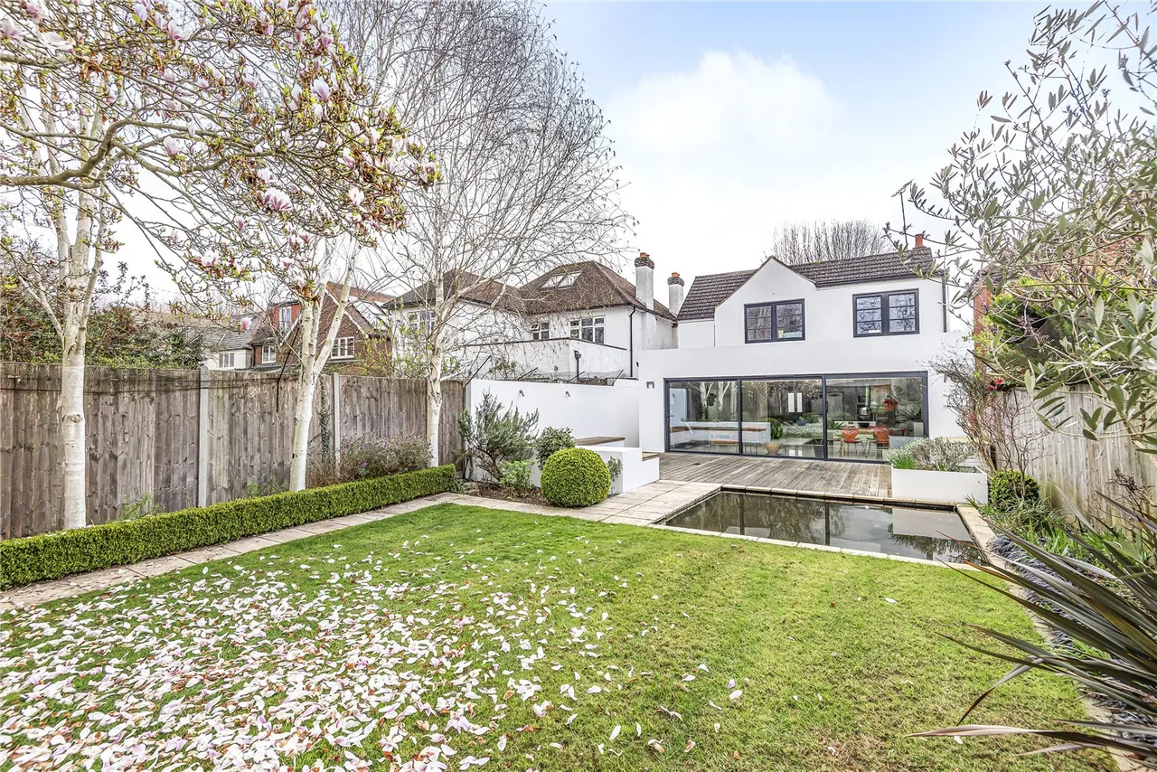 Gloucester Road, Hampton, London, TW12 2UQ, photo 4