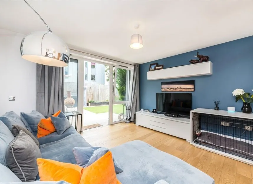 Wharncliffe Mews, Clapham South, SW4, photo 2