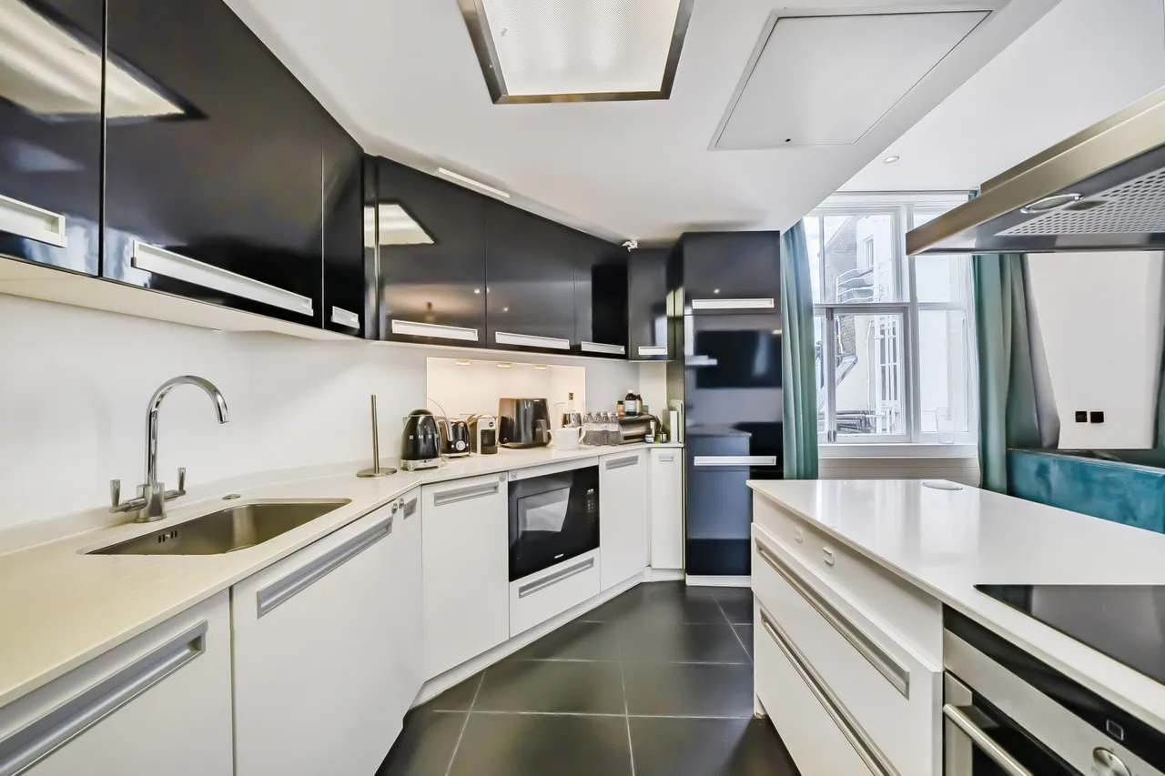 21 Sutherland House, Marloes Road, London, photo 4