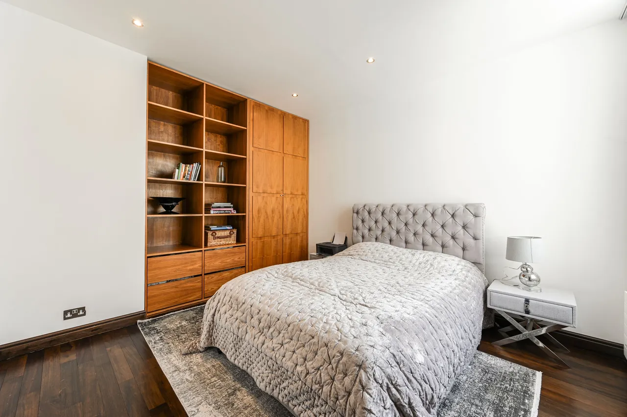 21 Sutherland House, Marloes Road, London, photo 7