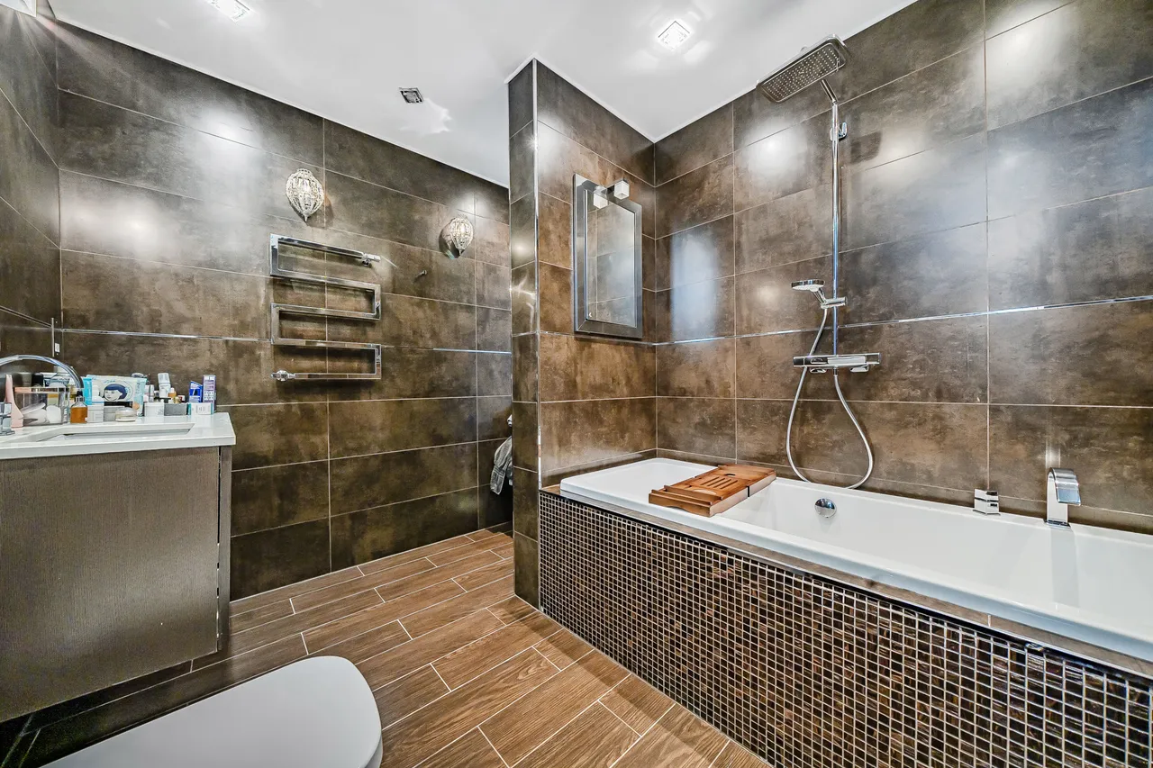 21 Sutherland House, Marloes Road, London, photo 6