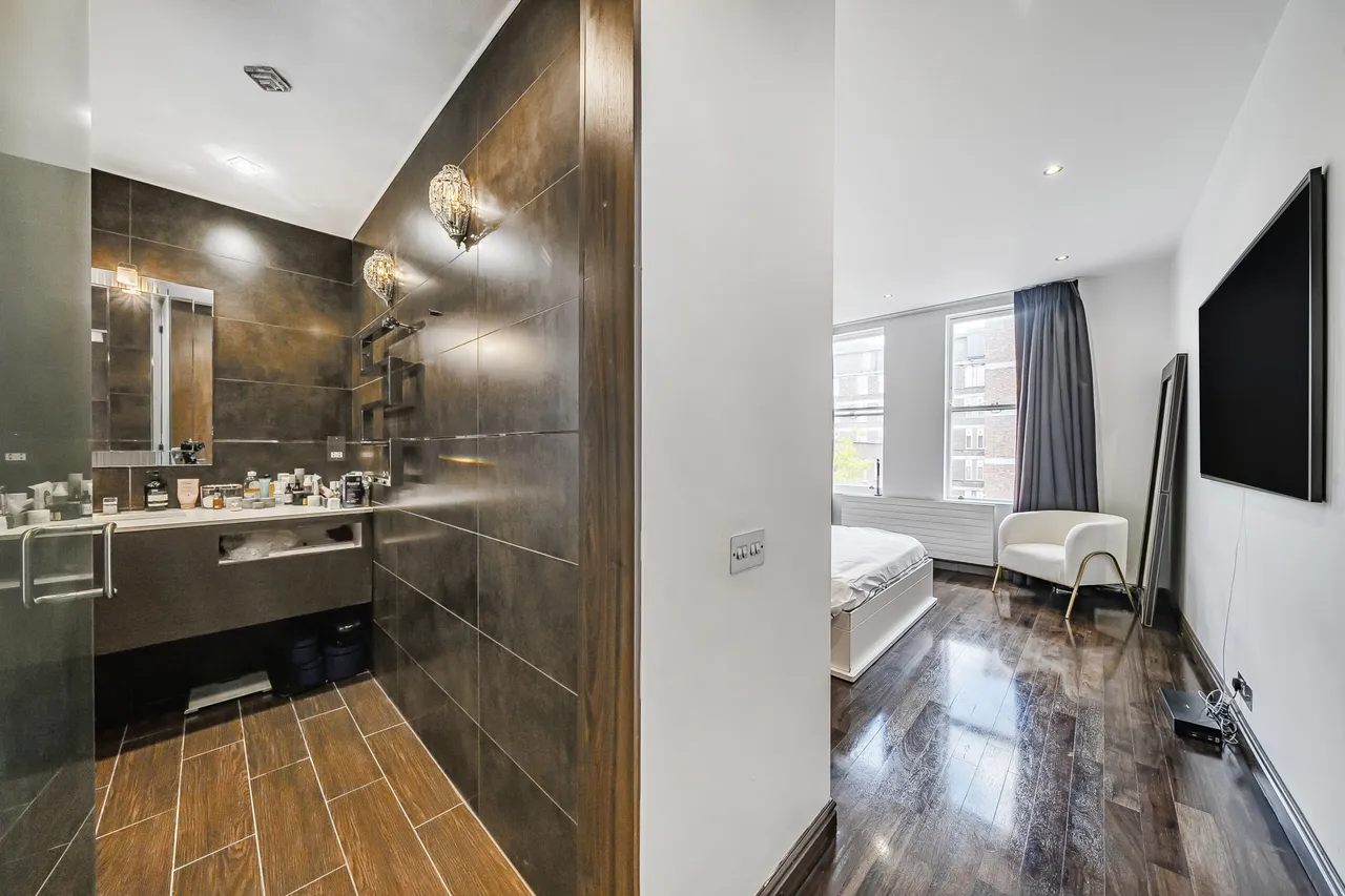 21 Sutherland House, Marloes Road, London, photo 10