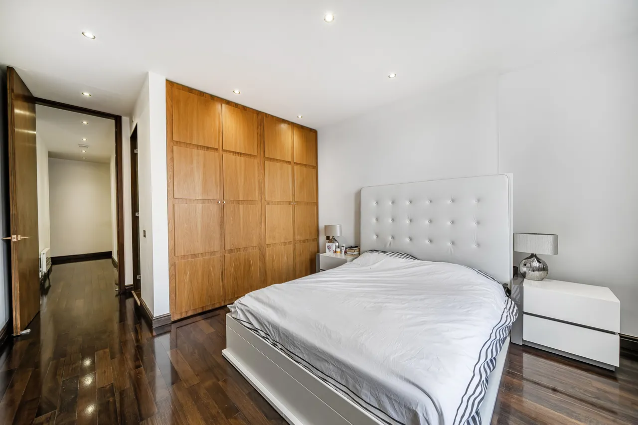 21 Sutherland House, Marloes Road, London, photo 5