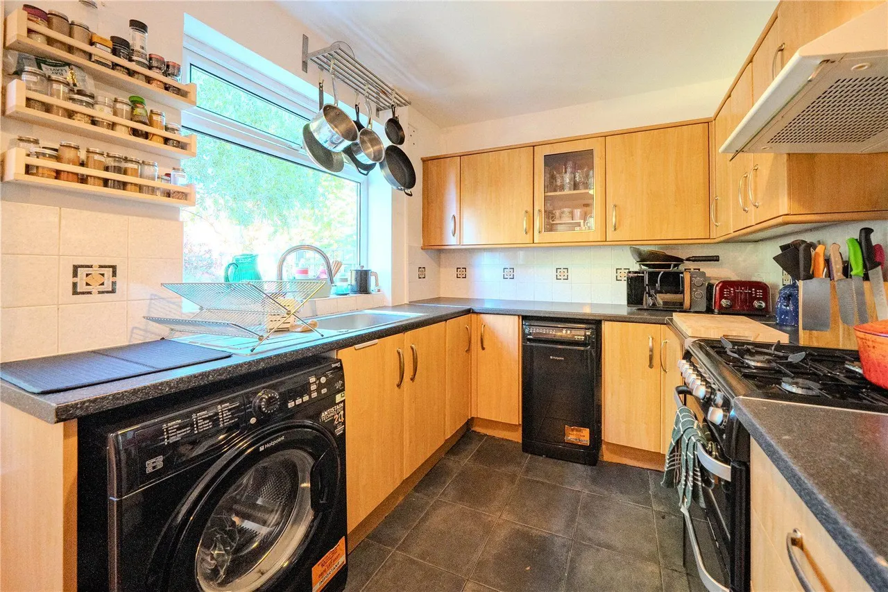 Woodside Place, Leeds, LS4, photo 3