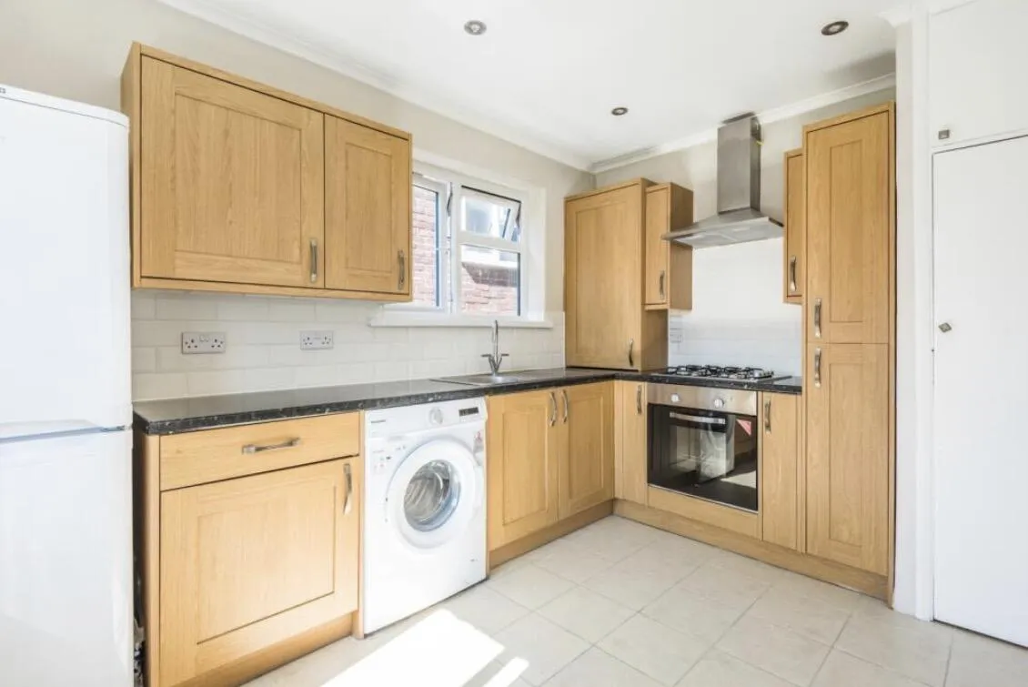 2 bed flat for sale — Wydeville Manor Road, London, SE12 0ES
