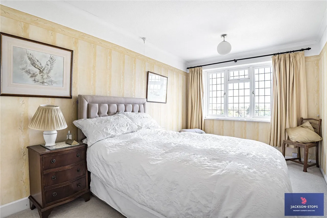 High Street, Flore, NN7, photo 19