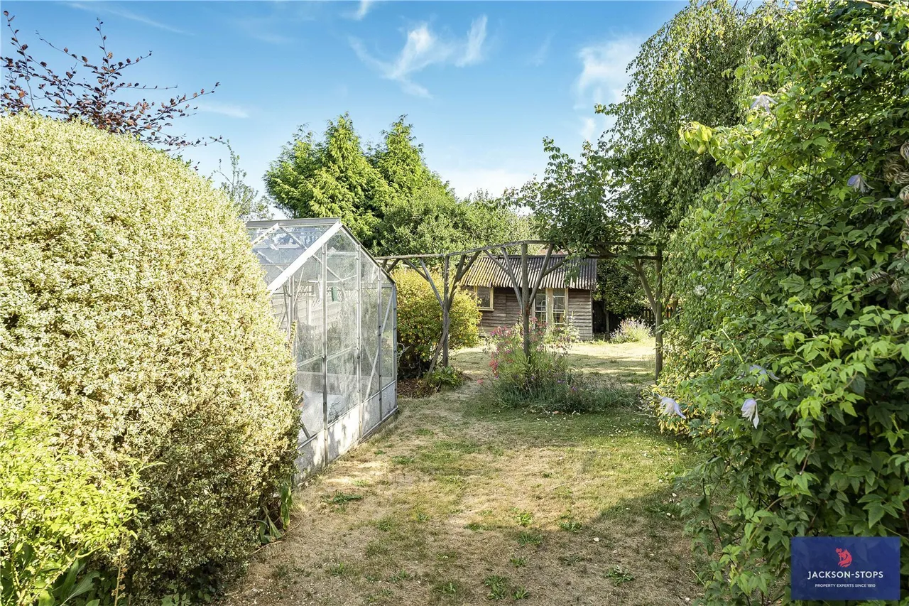 High Street, Flore, NN7, photo 2