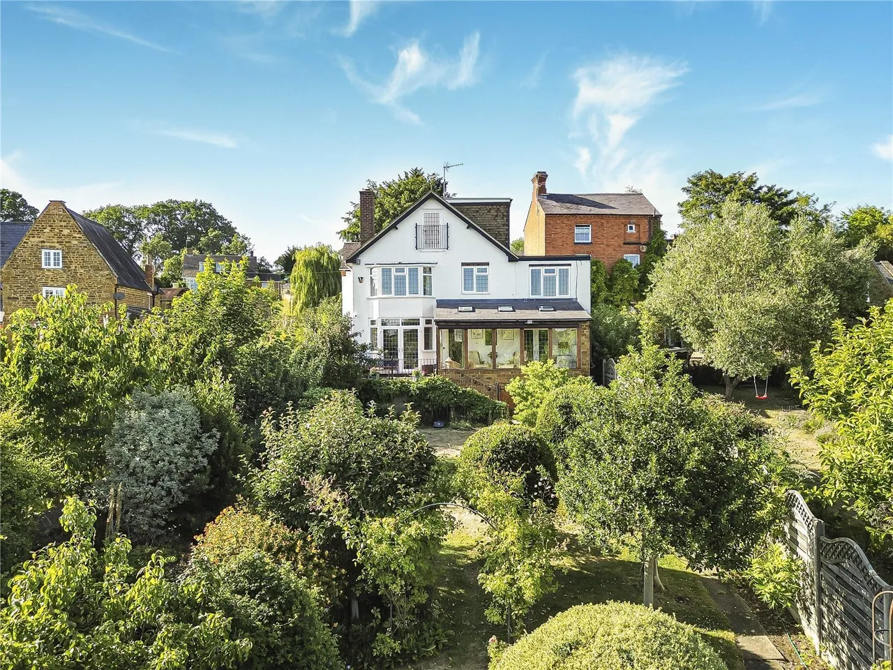 5 bed property for sale, High Street, Flore, NN7
