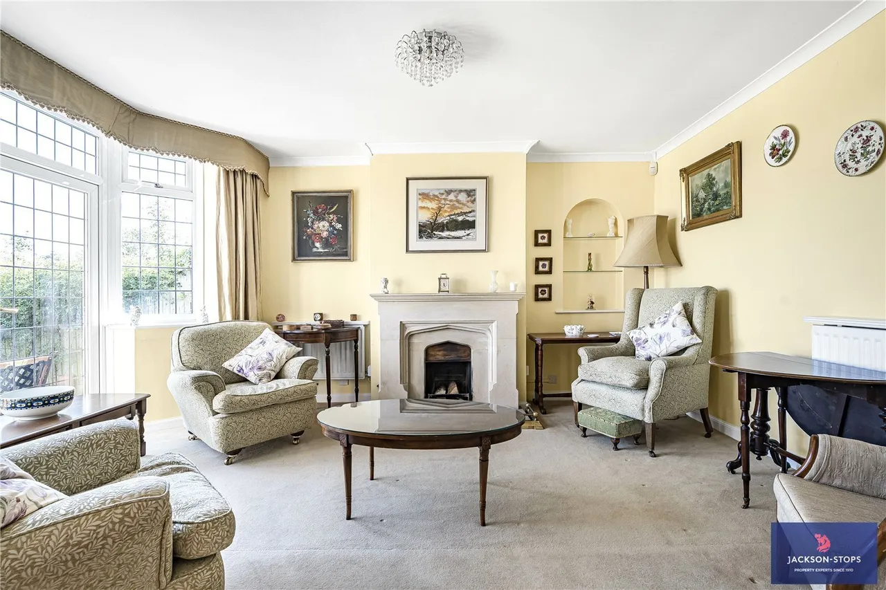 High Street, Flore, NN7, photo 10
