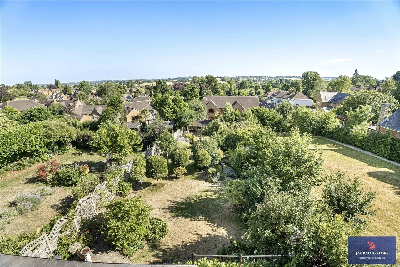 High Street, Flore, NN7, photo 30