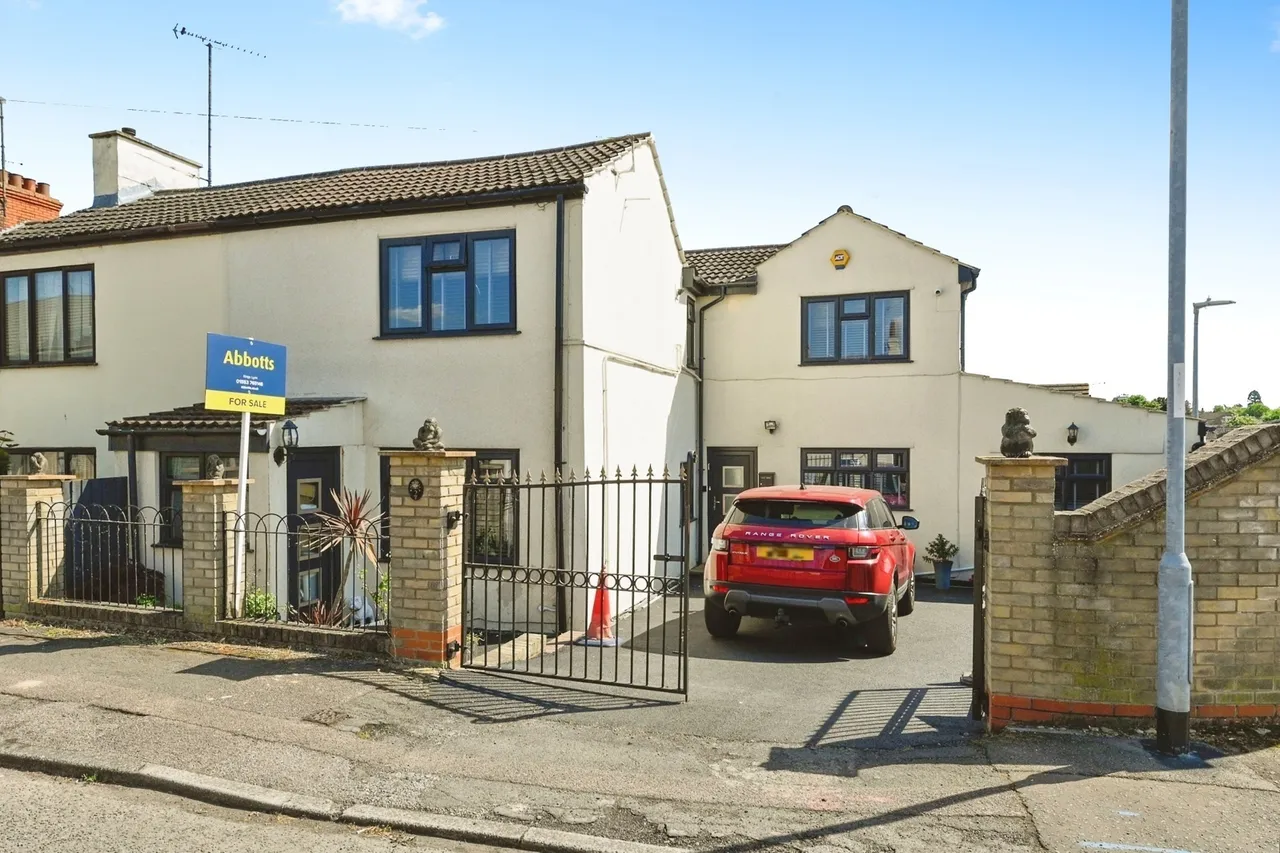 3 bed house for sale — Old Lynn Road, Wisbech, Cambridgeshire, PE13