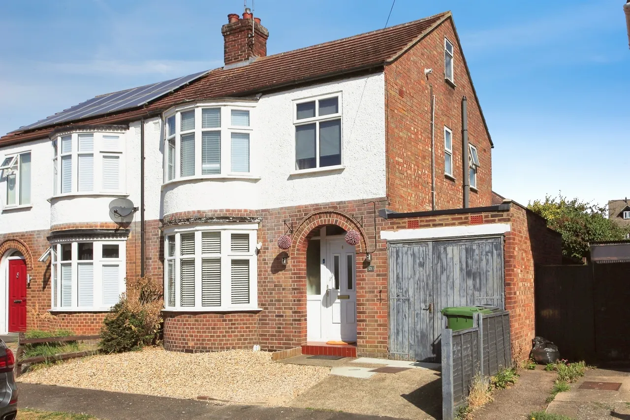 3 bed house for sale — Shortacres Road, Peterborough