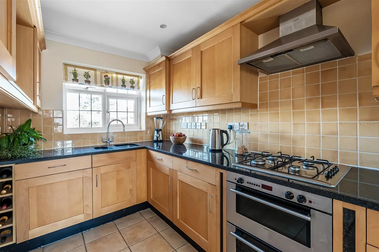 The Marld, Ashtead, KT21, photo 7
