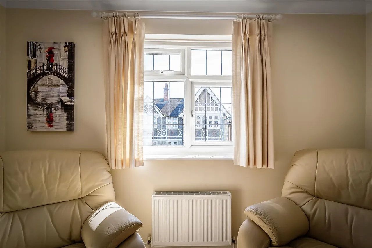 The Marld, Ashtead, KT21, photo 4