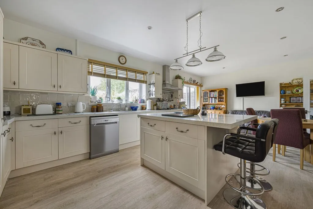 Valentine Avenue, Bexley, DA5, photo 2