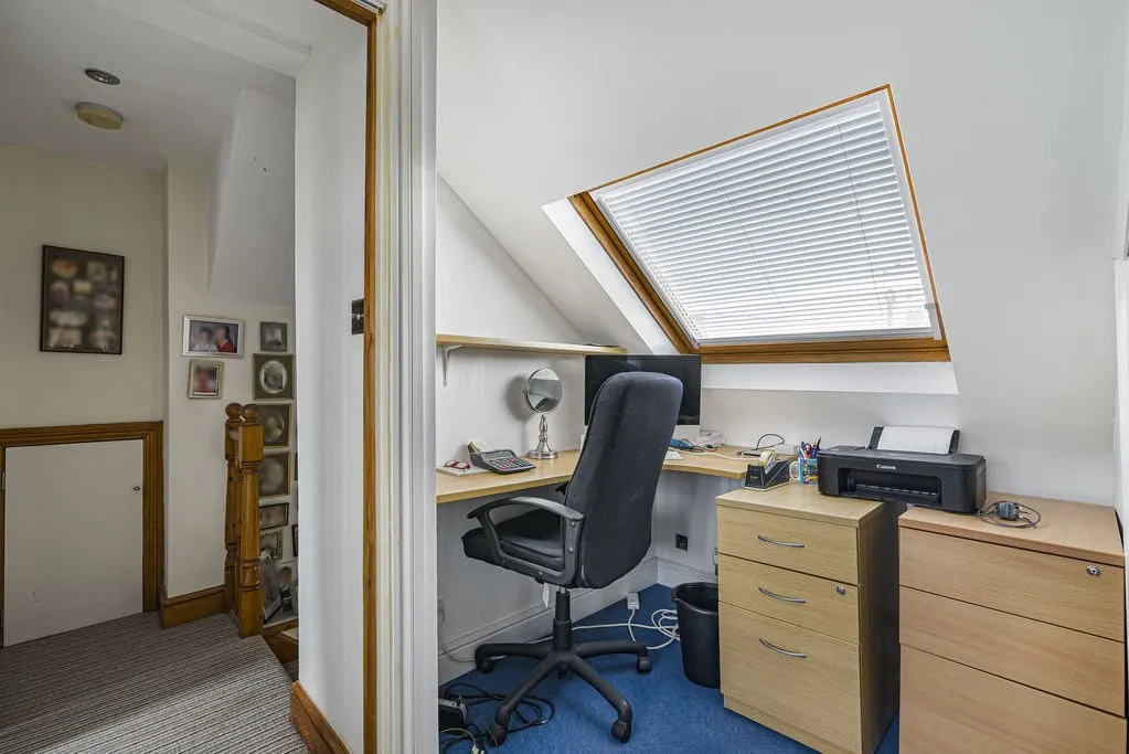 Valentine Avenue, Bexley, DA5, photo 17