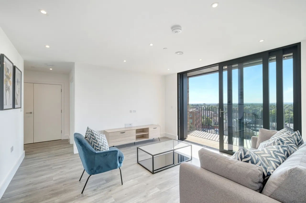 2 bed flat to rent, Fairfield Avenue, Staines Upon Thames, TW18