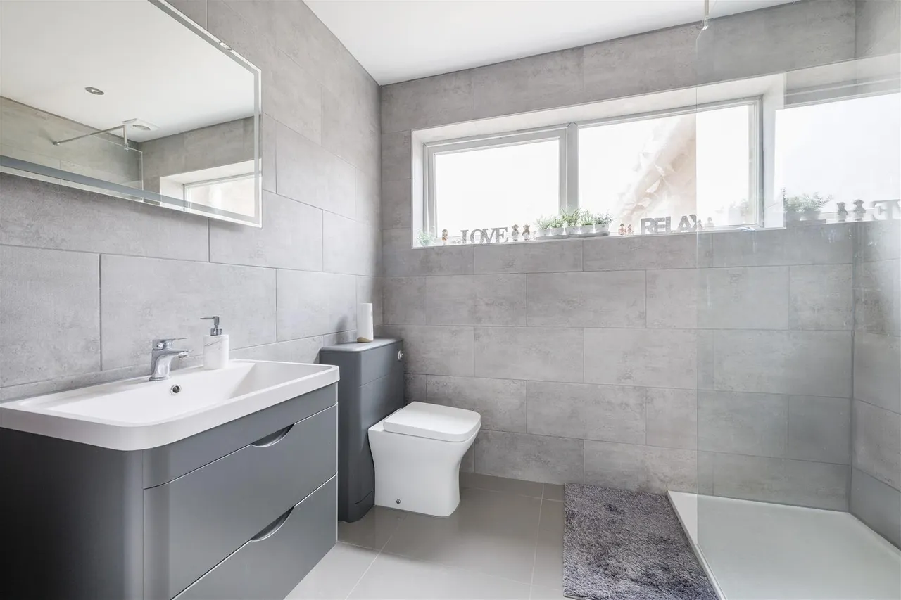 Chichester Road, Halesworth, IP19, photo 13